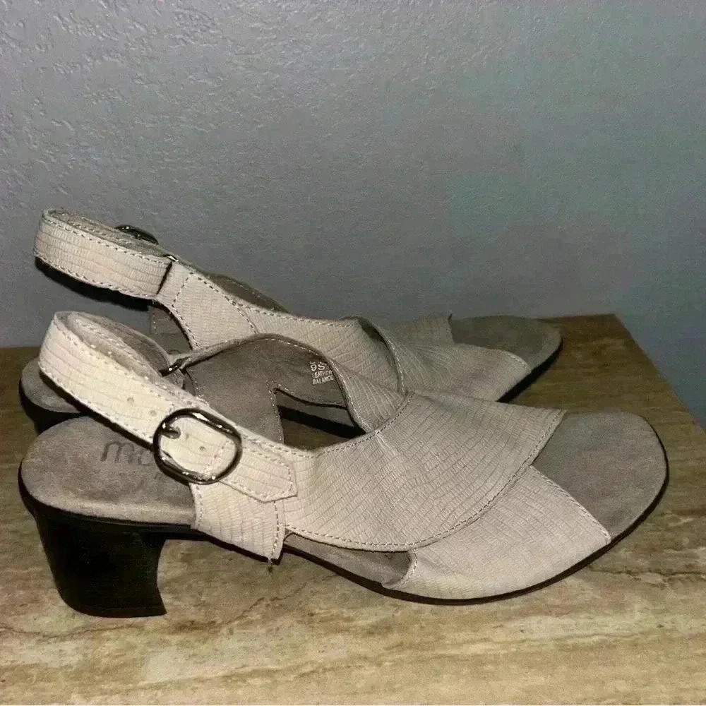 NEW MUNRO Laine Block Heel Sandal Size 9SS - Picture 3 of 8
